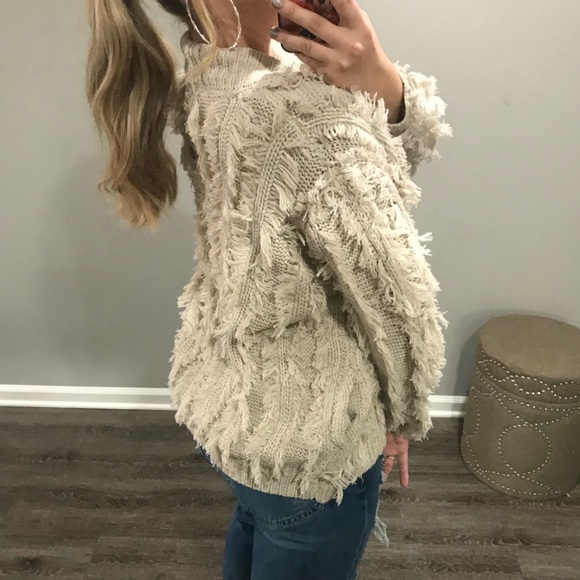 SALE✂️LAST1•Fringe Chic Taupe Cardi - Picture 3 of 5